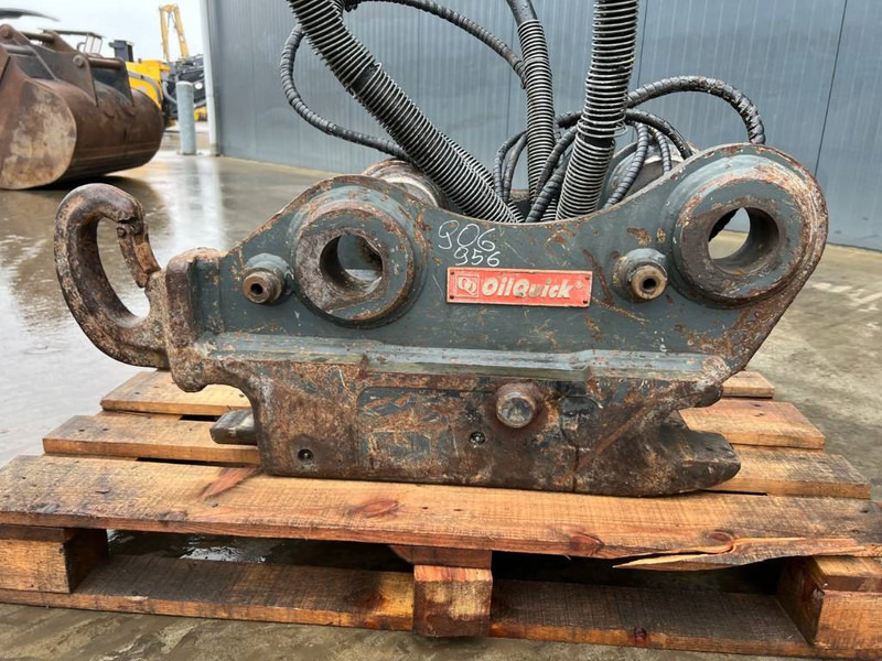 Attache rapide pour Engins de chantier OilQuick OQ70/55 - 323D: photos 8 Attache rapide pour Engins de chantier OilQuick OQ70/55 - 323D: photos 8