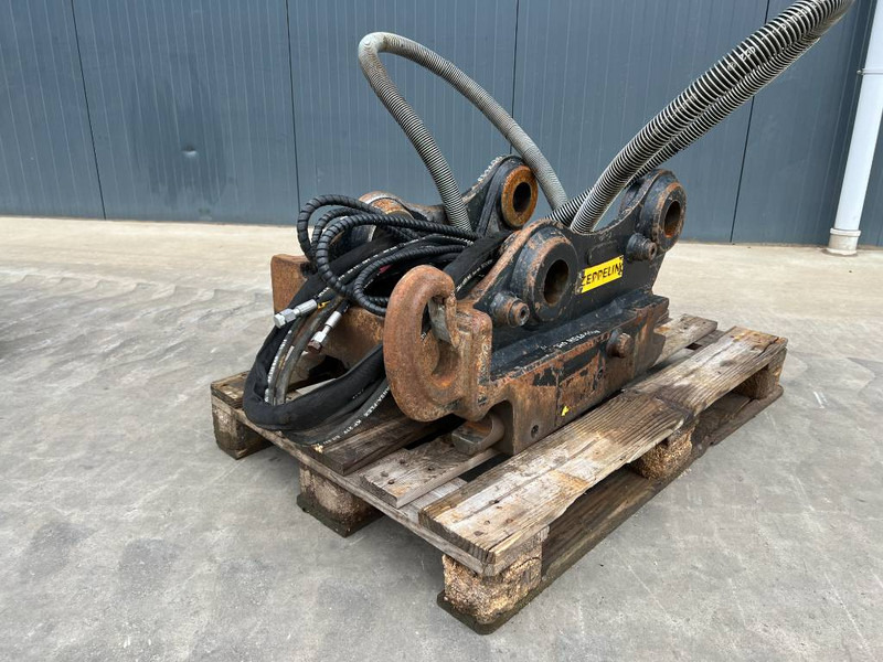 Attache rapide pour Engins de chantier OilQuick OQ70/55: photos 1