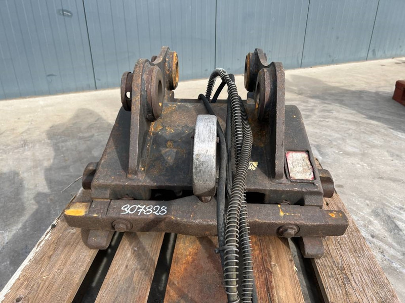 Verachtert CW30 / CW40 - ZX140 - Attache rapide pour Engins de chantier: photos 2 Verachtert CW30 / CW40 - ZX140 - Attache rapide pour Engins de chantier: photos 2