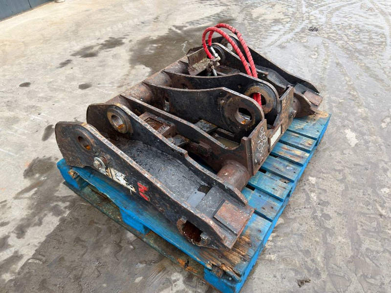 Verachtert SW2007 - 950G / 950H / 950GC - Attache rapide pour Engins de chantier: photos 3 Verachtert SW2007 - 950G / 950H / 950GC - Attache rapide pour Engins de chantier: photos 3