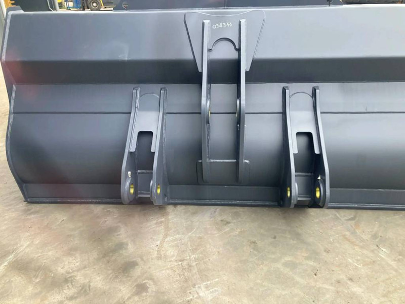 Volvo L110F - Godet pour Engins de chantier: photos 3 Volvo L110F - Godet pour Engins de chantier: photos 3