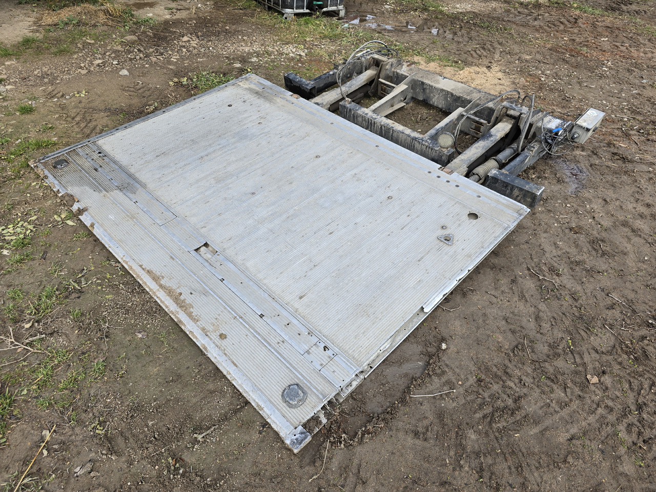 Hayon élévateur BAR Cargolift BC 1500S4 -B1A/2409--A0-: photos 1