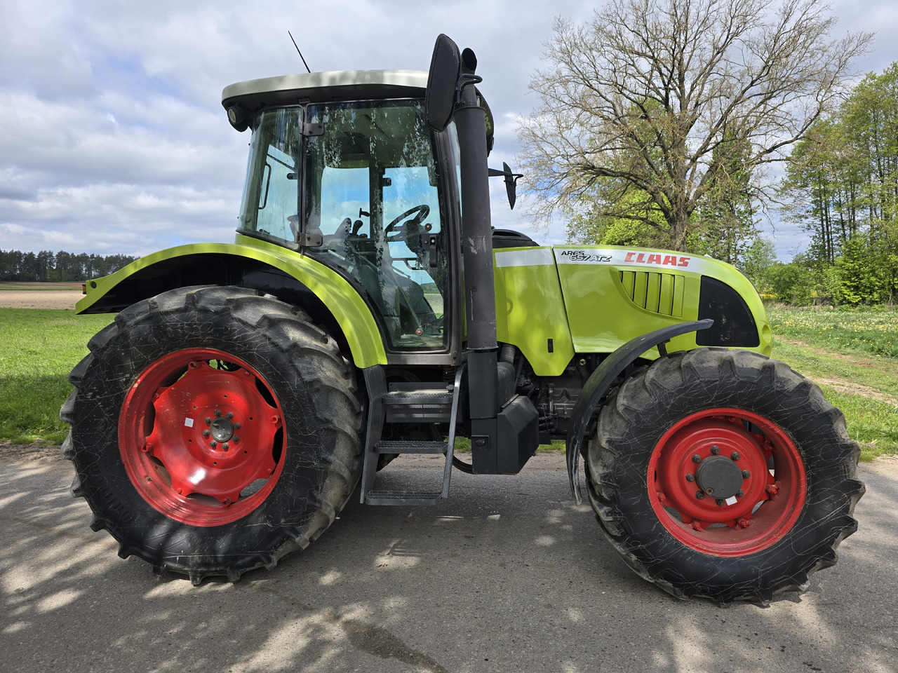 CLAAS Ares 657 ATZ - Tracteur agricole: photos 5 CLAAS Ares 657 ATZ - Tracteur agricole: photos 5