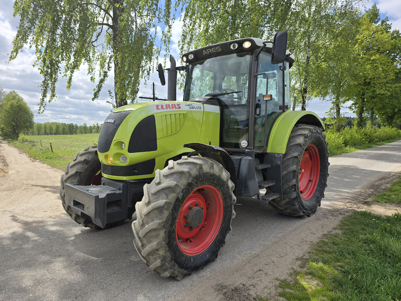 CLAAS Ares 657 ATZ - Tracteur agricole: photos 1 CLAAS Ares 657 ATZ - Tracteur agricole: photos 1