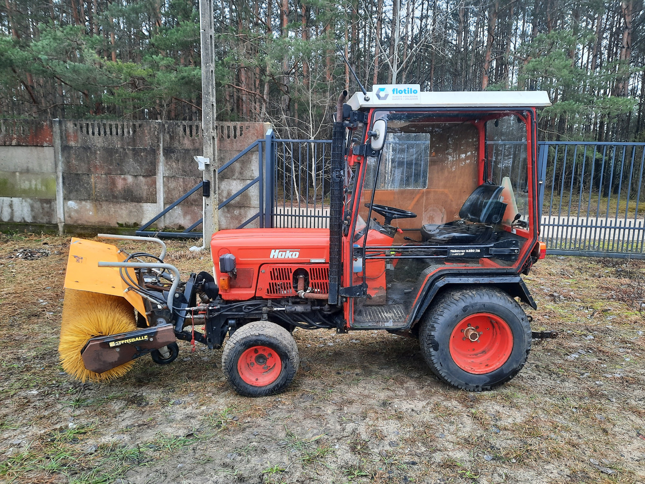 HAKO Hakotrac 2250 DA - Tracteur agricole: photos 1 HAKO Hakotrac 2250 DA - Tracteur agricole: photos 1