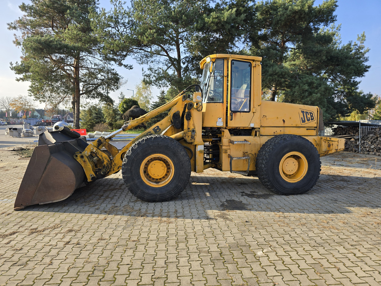 JCB 436 B - Chargeuse sur pneus: photos 1 JCB 436 B - Chargeuse sur pneus: photos 1