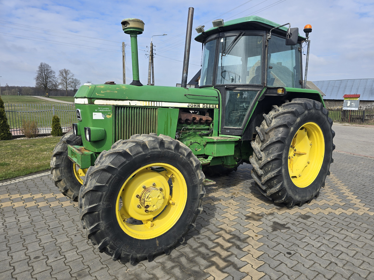 JOHN DEERE 3140 - Tracteur agricole: photos 3 JOHN DEERE 3140 - Tracteur agricole: photos 3
