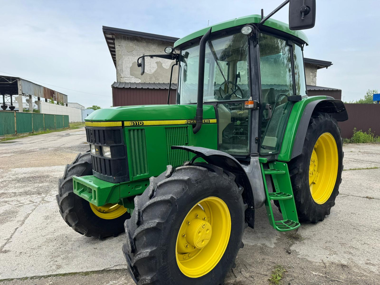 JOHN DEERE 6110 - Tracteur agricole: photos 1 JOHN DEERE 6110 - Tracteur agricole: photos 1