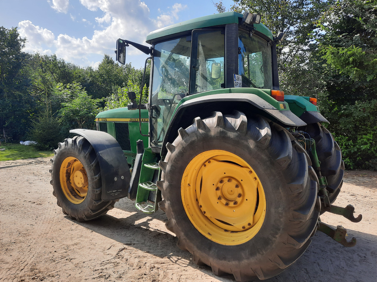JOHN DEERE 6910 - Tracteur agricole: photos 1 JOHN DEERE 6910 - Tracteur agricole: photos 1