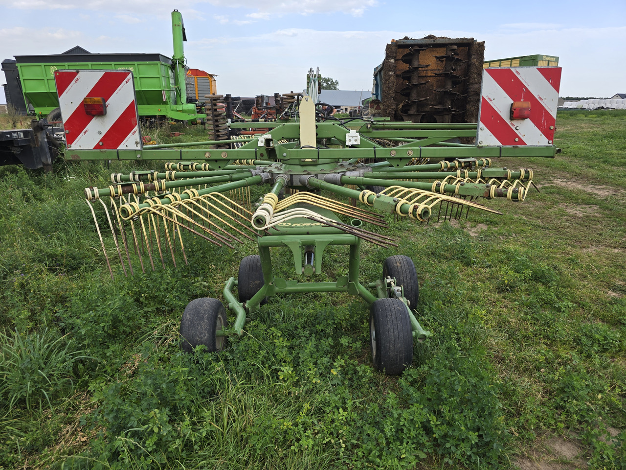 KRONE Swadro 710/26T - Faneuse: photos 5 KRONE Swadro 710/26T - Faneuse: photos 5