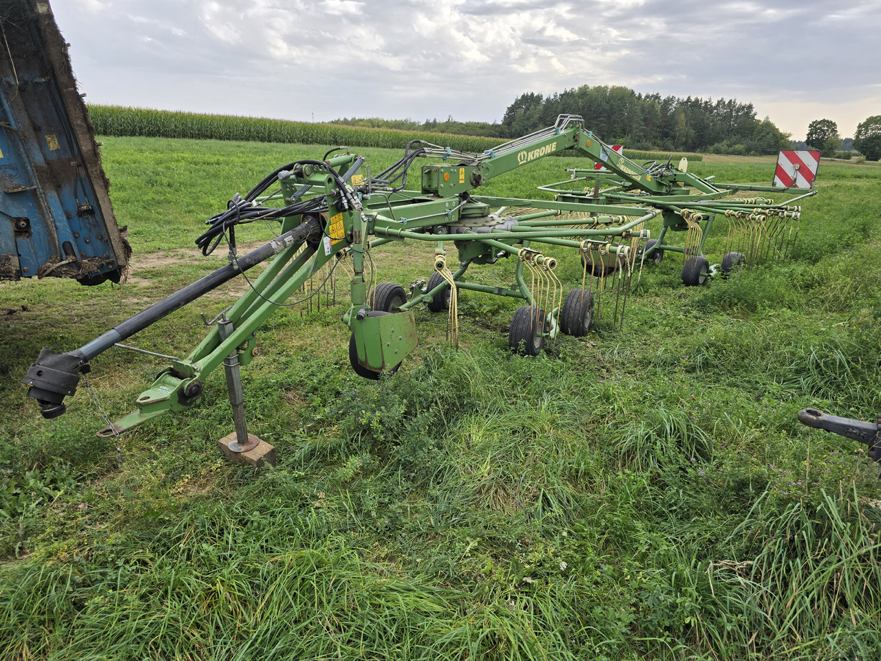 KRONE Swadro 710/26T - Faneuse: photos 2 KRONE Swadro 710/26T - Faneuse: photos 2
