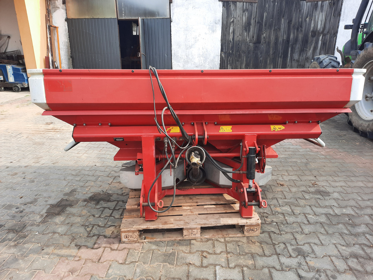 LELY CENTERLINER SX 2000 L - Distributeur d'engrais: photos 3 LELY CENTERLINER SX 2000 L - Distributeur d'engrais: photos 3