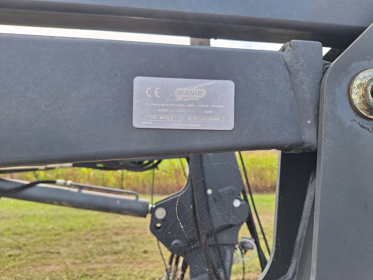Manip MP85 - Chargeur frontal pour tracteur: photos 3 Manip MP85 - Chargeur frontal pour tracteur: photos 3