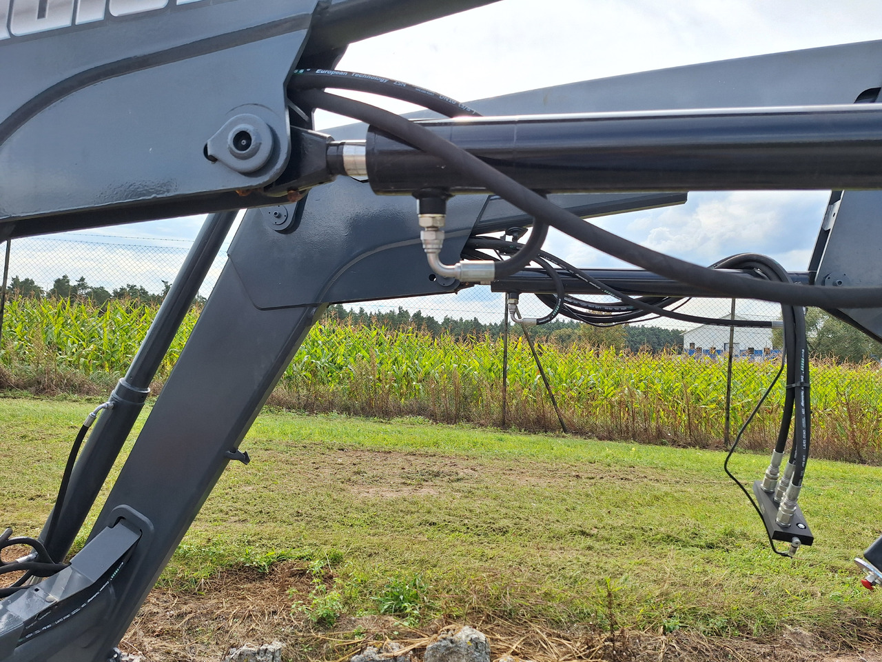 Quicke Q55 - Chargeur frontal pour tracteur: photos 4 Quicke Q55 - Chargeur frontal pour tracteur: photos 4