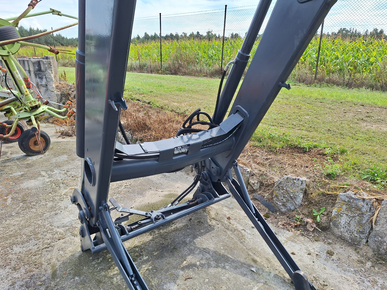 Quicke Q55 - Chargeur frontal pour tracteur: photos 3 Quicke Q55 - Chargeur frontal pour tracteur: photos 3