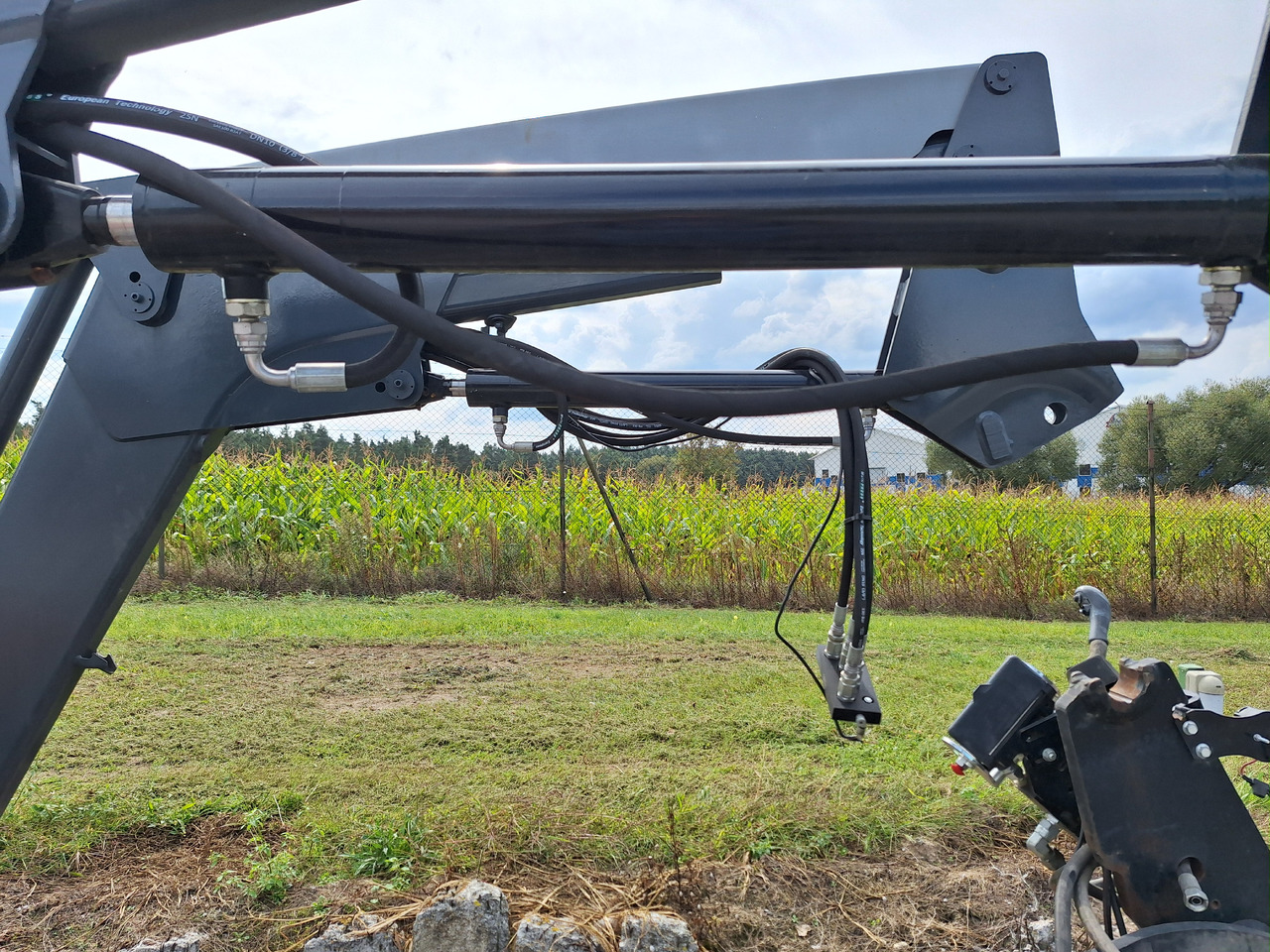 Quicke Q55 - Chargeur frontal pour tracteur: photos 2 Quicke Q55 - Chargeur frontal pour tracteur: photos 2