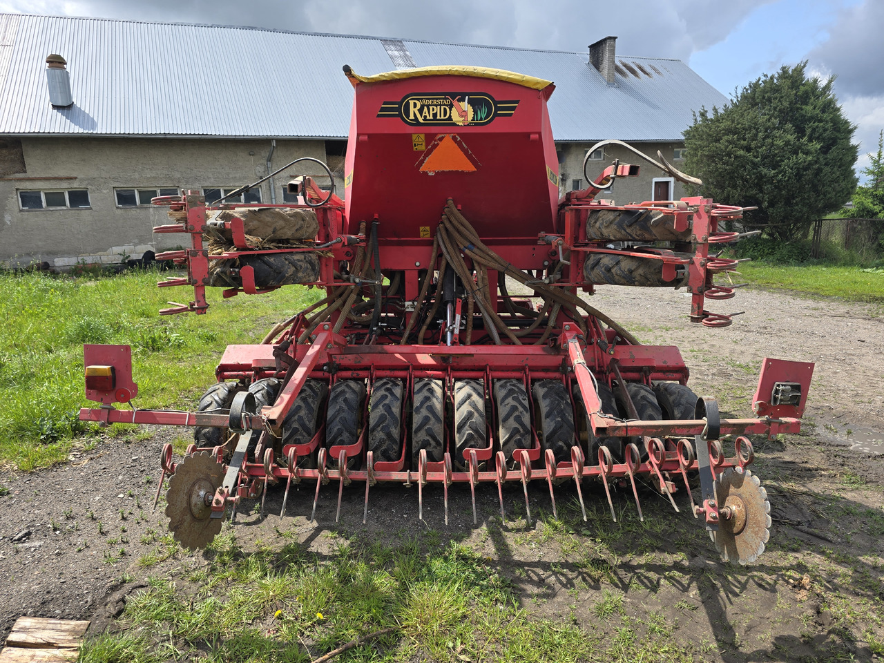 Väderstad RAPID 400 F - Semoir/ Planteuse: photos 4 Väderstad RAPID 400 F - Semoir/ Planteuse: photos 4