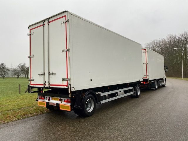 MAN TGS 18.320 TGS 18.320 BAKWAGEN MET LAADKLEP COMPLEET MET 2-ASSIGE AANHANGWAGEN - Camion fourgon: photos 3 MAN TGS 18.320 TGS 18.320 BAKWAGEN MET LAADKLEP COMPLEET MET 2-ASSIGE AANHANGWAGEN - Camion fourgon: photos 3