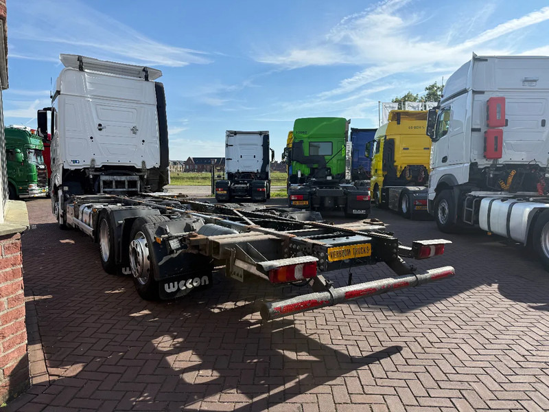 Mercedes-Benz Actros Actros 2542LL 6X2 BDF / ACC / AHK/ TUV 8-2026 / NL TRUCK - Camion porte-conteneur/ Caisse mobile: photos 3 Mercedes-Benz Actros Actros 2542LL 6X2 BDF / ACC / AHK/ TUV 8-2026 / NL TRUCK - Camion porte-conteneur/ Caisse mobile: photos 3