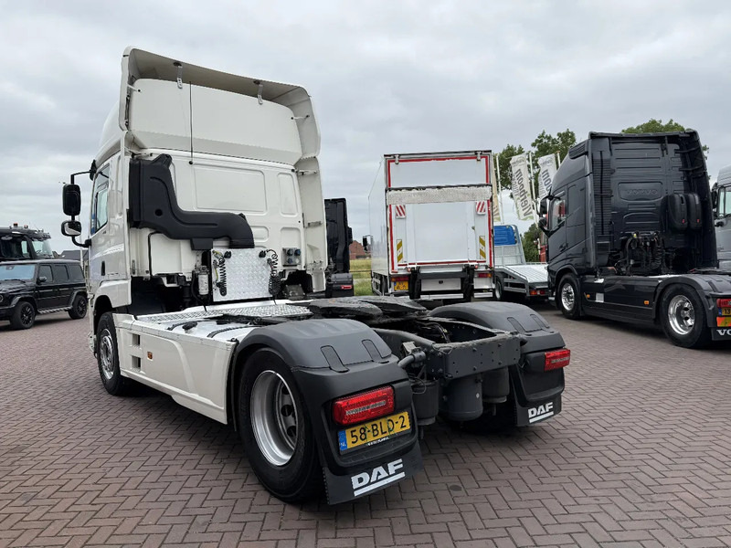 DAF CF 410 4X2 SPACECAB EURO6 DISTRIBUTIETREKKER MILIEUZONE DAF ONDERHOUD HOLLAND TRUCK!!! - Tracteur routier: photos 3 DAF CF 410 4X2 SPACECAB EURO6 DISTRIBUTIETREKKER MILIEUZONE DAF ONDERHOUD HOLLAND TRUCK!!! - Tracteur routier: photos 3