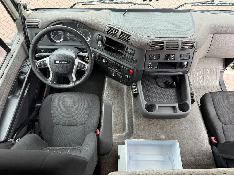 DAF CF 410 4X2 SPACECAB EURO6 DISTRIBUTIETREKKER MILIEUZONE DAF ONDERHOUD HOLLAND TRUCK!!! - Tracteur routier: photos 5 DAF CF 410 4X2 SPACECAB EURO6 DISTRIBUTIETREKKER MILIEUZONE DAF ONDERHOUD HOLLAND TRUCK!!! - Tracteur routier: photos 5