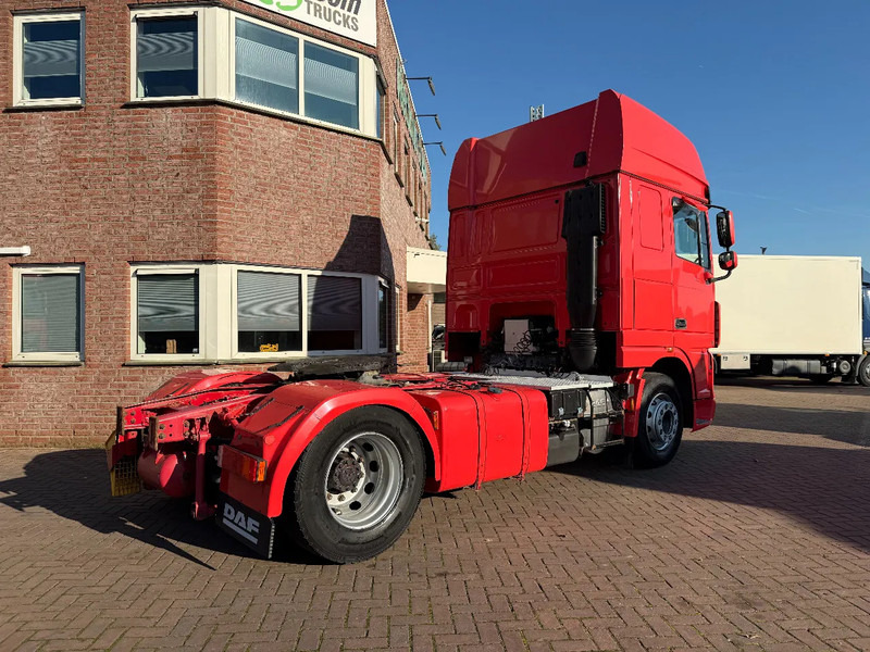 DAF XF 105.460 XF105-460 4X2 SUPERSPCECAB RETARDER - Tracteur routier: photos 4 DAF XF 105.460 XF105-460 4X2 SUPERSPCECAB RETARDER - Tracteur routier: photos 4