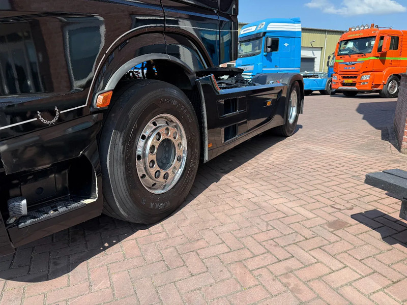 Mercedes-Benz Actros 1853 LS 4X2 "BLACK PEARL" EURO6D / FULL OPTIONS / RETARDER / ALCOA / LEATHER INTERIOR / ETC..... PERFECT CONDTION!!!!! - Tracteur routier: photos 3 Mercedes-Benz Actros 1853 LS 4X2 "BLACK PEARL" EURO6D / FULL OPTIONS / RETARDER / ALCOA / LEATHER INTERIOR / ETC..... PERFECT CONDTION!!!!! - Tracteur routier: photos 3