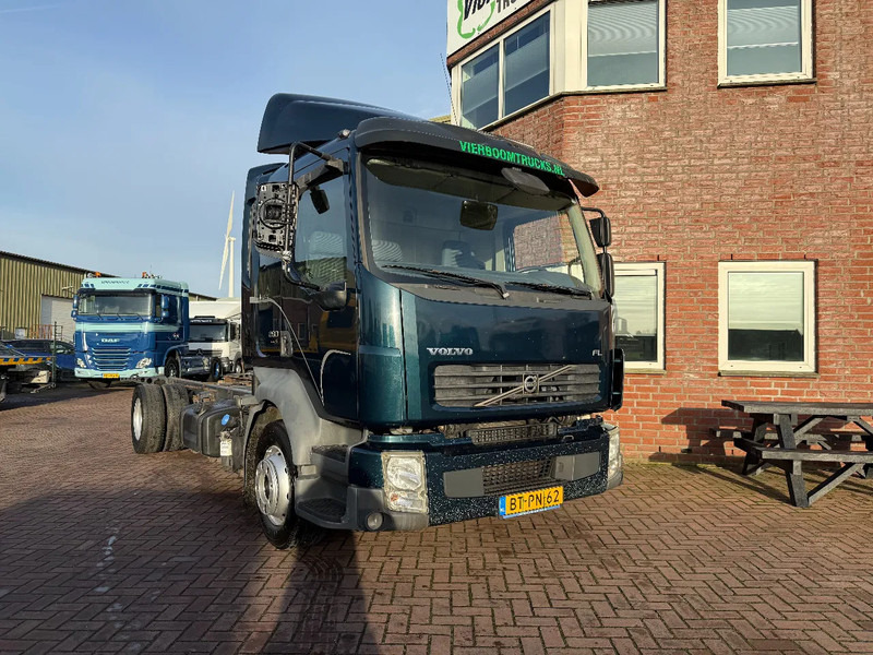 Volvo FL 12 FL 280 11.990KG MANUAL GEARBOX - Châssis cabine: photos 1 Volvo FL 12 FL 280 11.990KG MANUAL GEARBOX - Châssis cabine: photos 1