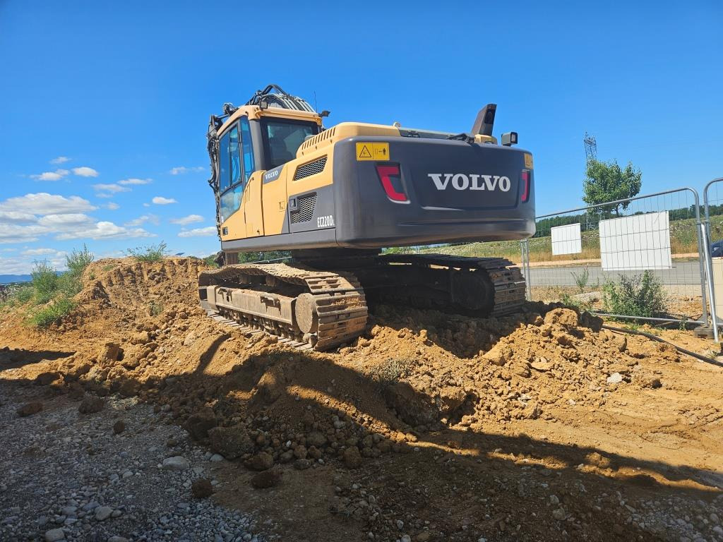 VOLVO EC 220 DL - Pelle sur chenille: photos 5 VOLVO EC 220 DL - Pelle sur chenille: photos 5