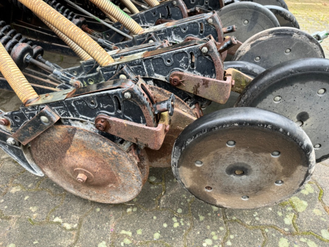 Semoir John Deere 740 A 8m: photos 16