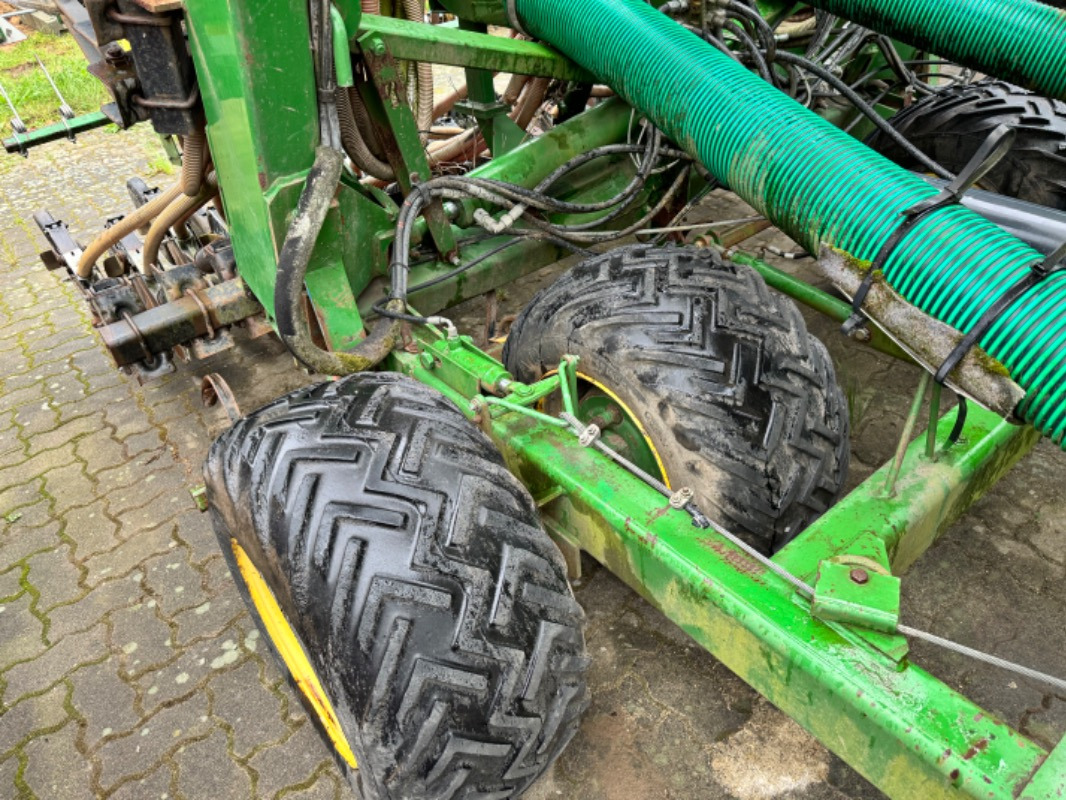 John Deere 740 A 8m - Semoir: photos 4 John Deere 740 A 8m - Semoir: photos 4