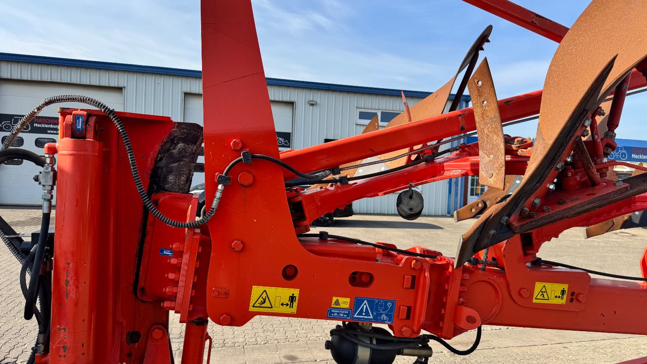 Kuhn Challenger T - 8-furchig #TOP# - Charrue: photos 4 Kuhn Challenger T - 8-furchig #TOP# - Charrue: photos 4