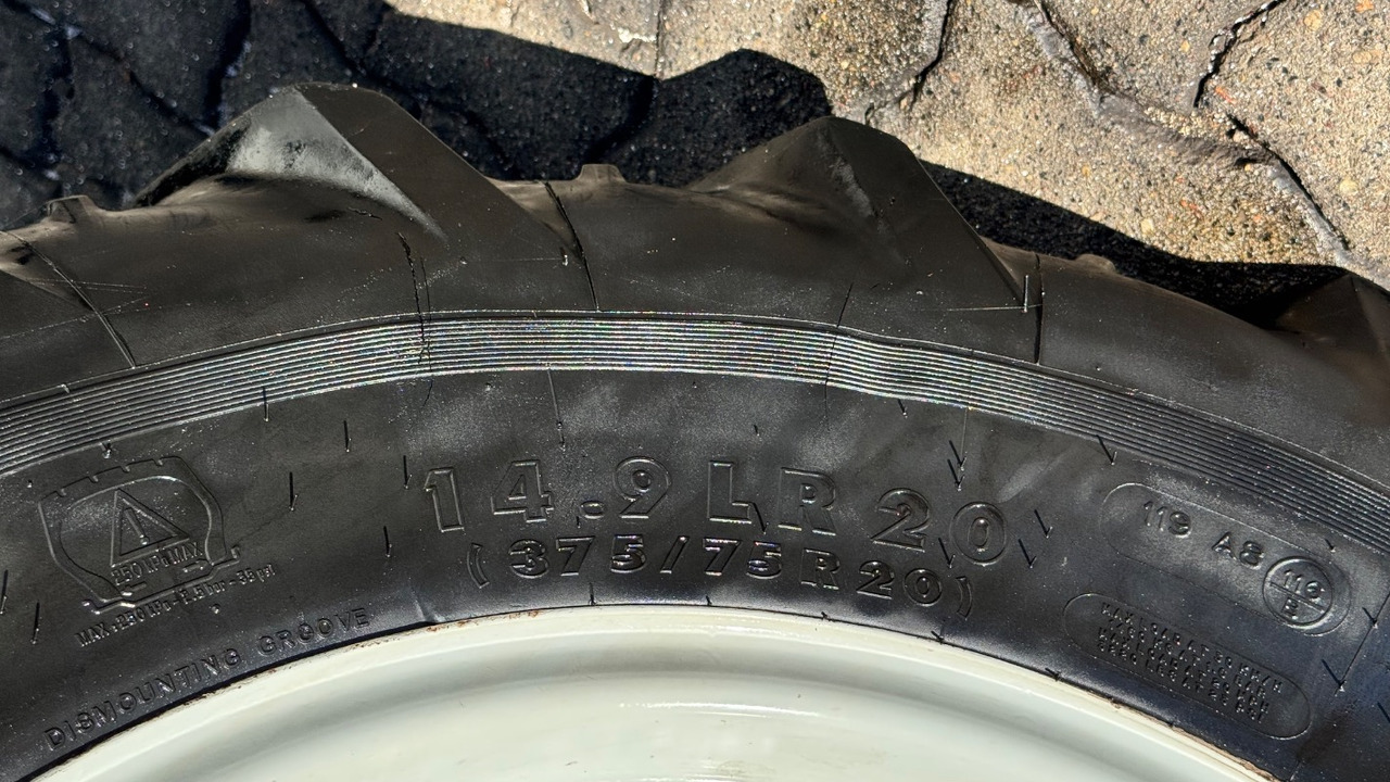 Steyr 4090 Kompakt - Tracteur agricole: photos 5 Steyr 4090 Kompakt - Tracteur agricole: photos 5