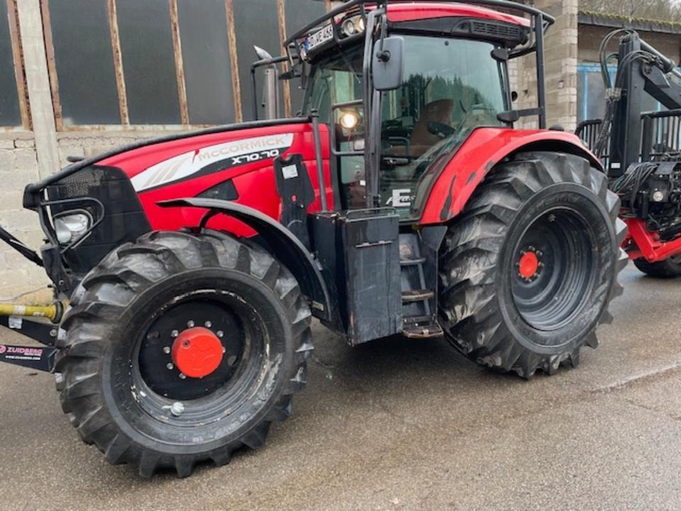 Forst-Traktor MC Cormick X70.70 - Tracteur forestier: photos 1 Forst-Traktor MC Cormick X70.70 - Tracteur forestier: photos 1
