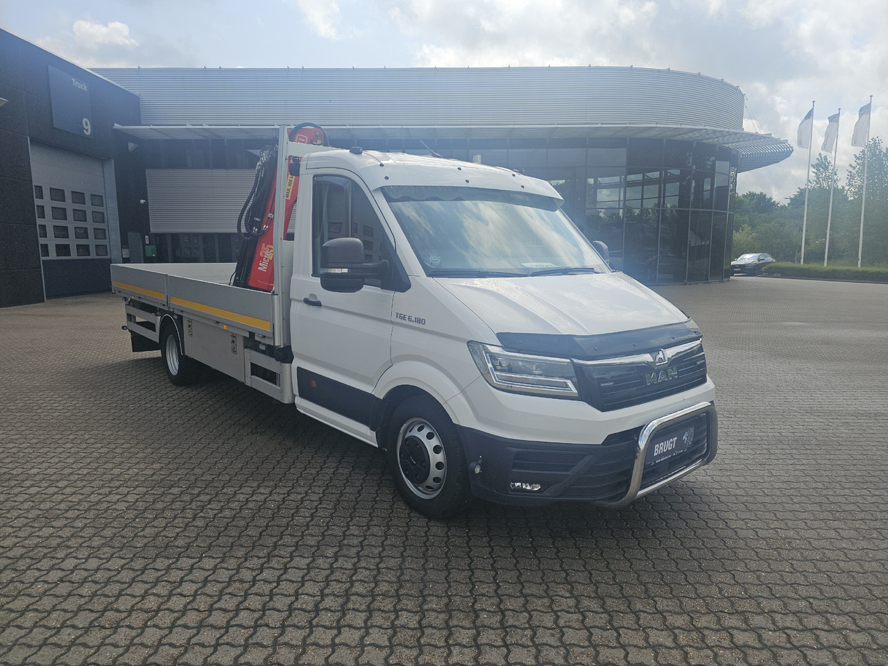 MAN TGE 6.160 A8 - Utilitaire plateau: photos 1 MAN TGE 6.160 A8 - Utilitaire plateau: photos 1