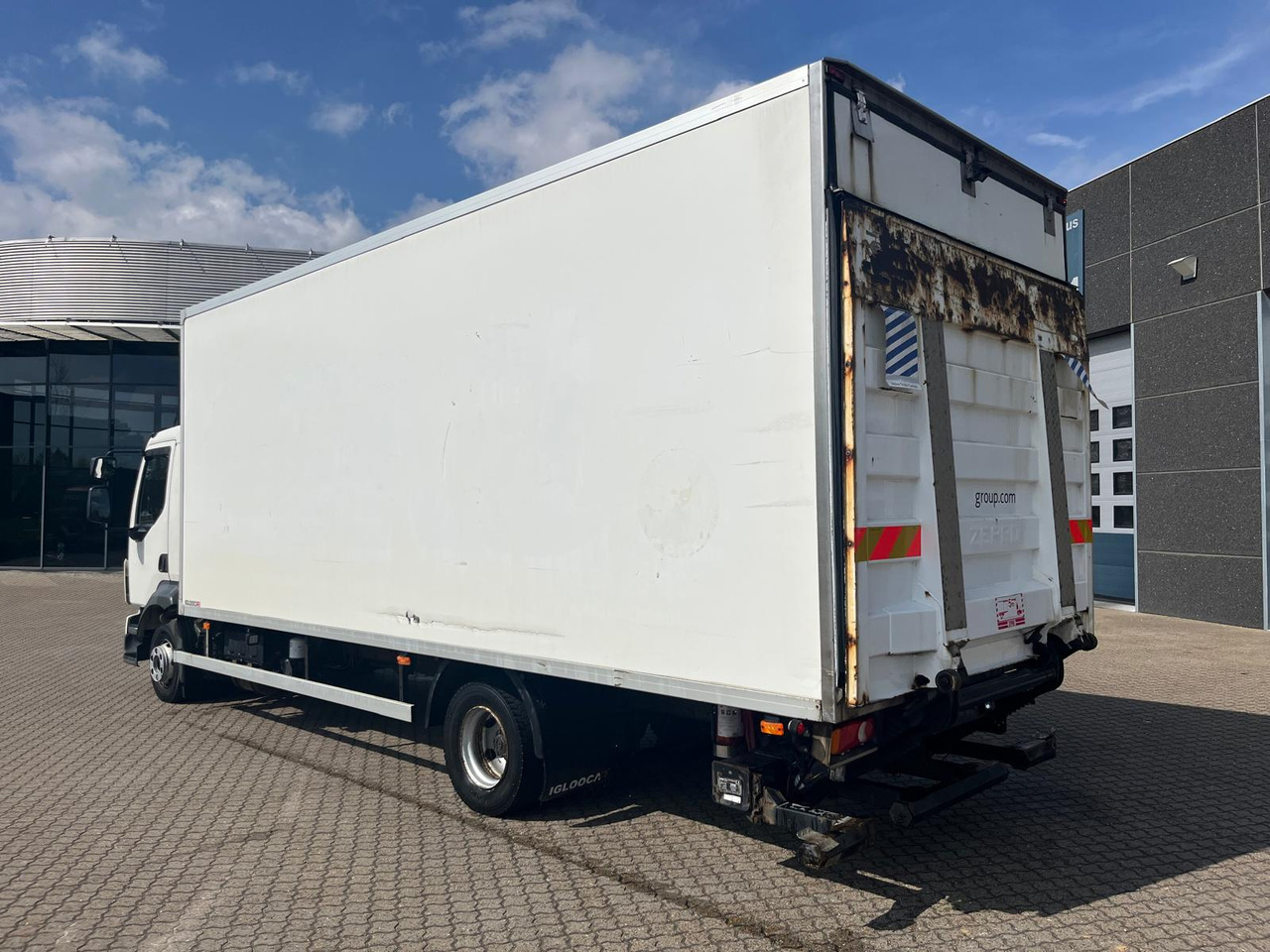 Volvo FL210 - Camion fourgon: photos 2 Volvo FL210 - Camion fourgon: photos 2