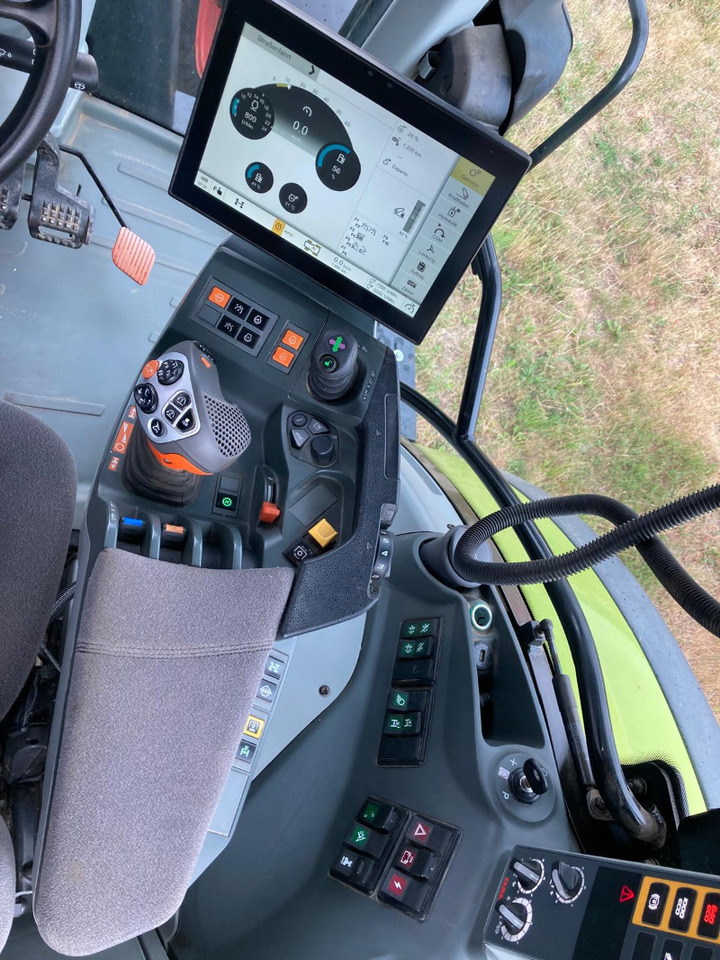 CLAAS Arion 630 CMATIC - Tracteur agricole: photos 4 CLAAS Arion 630 CMATIC - Tracteur agricole: photos 4