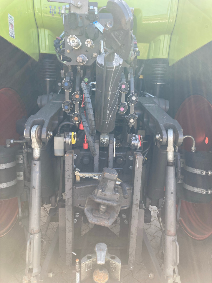 CLAAS Axion 830 CMATIC - Tracteur agricole: photos 4 CLAAS Axion 830 CMATIC - Tracteur agricole: photos 4