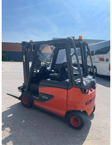 Linde E 30 - Chariot élévateur électrique: photos 1 Linde E 30 - Chariot élévateur électrique: photos 1