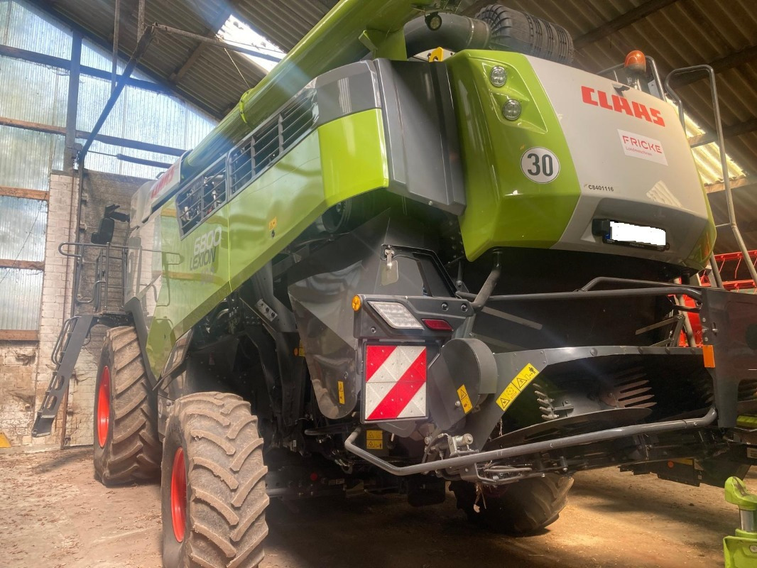 CLAAS Lexion 6800 mit Vario 930 Schneidwerk - Moissonneuse-batteuse: photos 1 CLAAS Lexion 6800 mit Vario 930 Schneidwerk - Moissonneuse-batteuse: photos 1