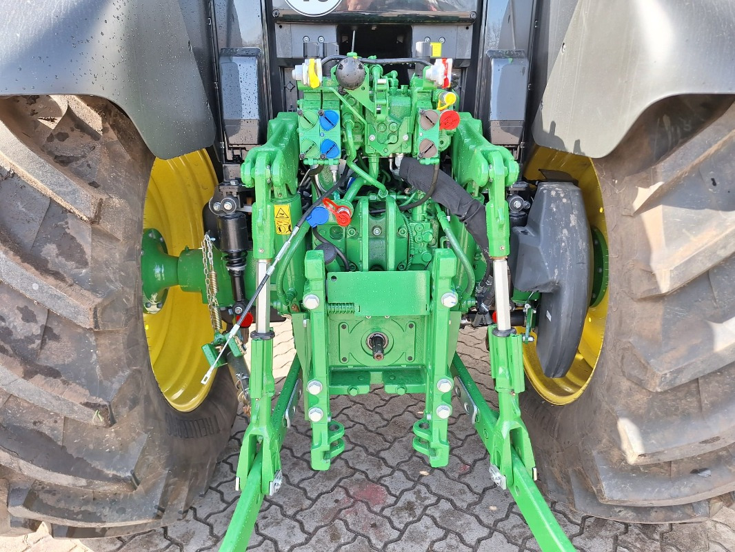 Tracteur agricole John Deere 6100M **MIETRÜCKLÄUFER**: photos 10
