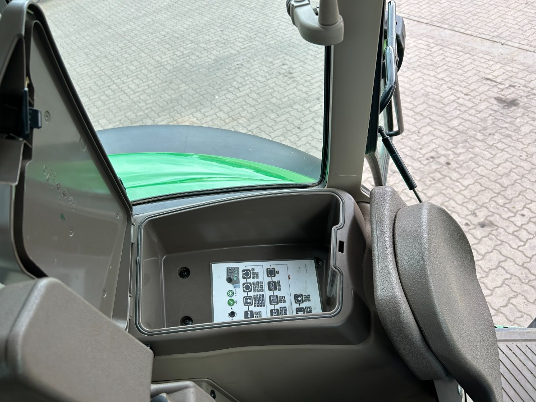 Tracteur agricole John Deere 6155M: photos 19