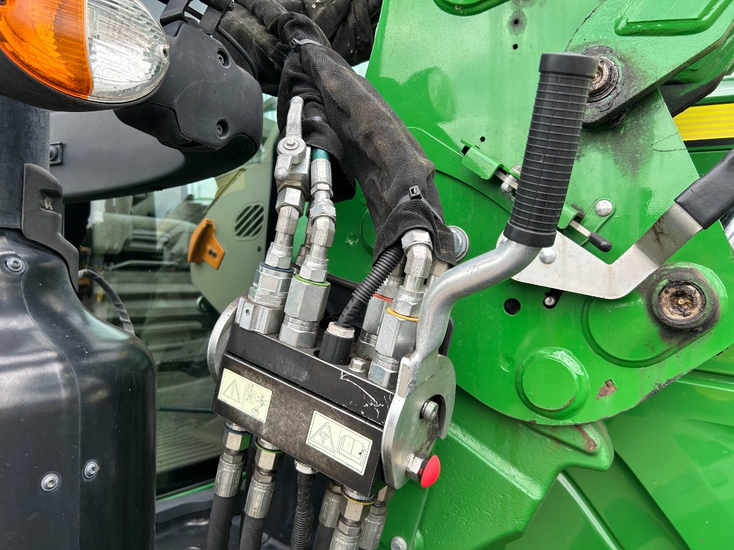 Tracteur agricole John Deere 6155M: photos 13