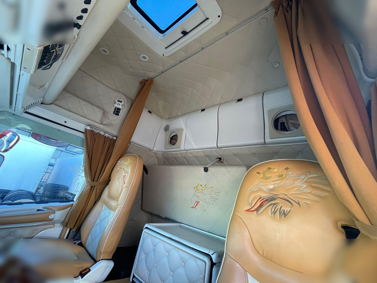 SCANIA R124.420 - Tracteur routier: photos 3 SCANIA R124.420 - Tracteur routier: photos 3