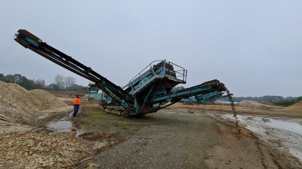 Powerscreen CHIEFTAIN 1400 Raupmobile Siebanlage - Crible: photos 2 Powerscreen CHIEFTAIN 1400 Raupmobile Siebanlage - Crible: photos 2