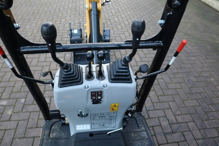CAT 300.9D Valid inspection, *Guarantee! Hydr Quickcou - Mini pelle: photos 3 CAT 300.9D Valid inspection, *Guarantee! Hydr Quickcou - Mini pelle: photos 3
