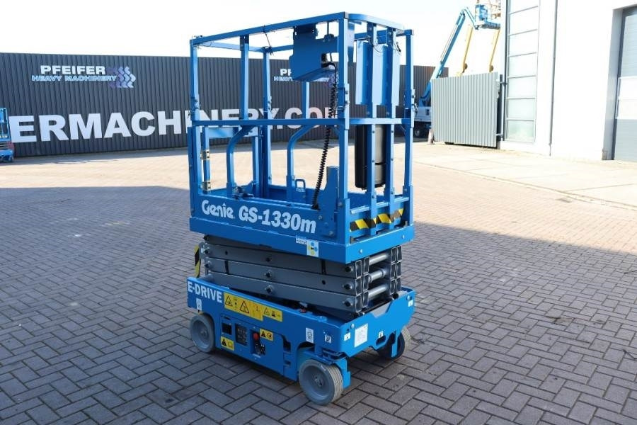 Genie GS1330M Valid inspection, *Guarantee! All-Electric - Nacelle ciseaux: photos 2 Genie GS1330M Valid inspection, *Guarantee! All-Electric - Nacelle ciseaux: photos 2