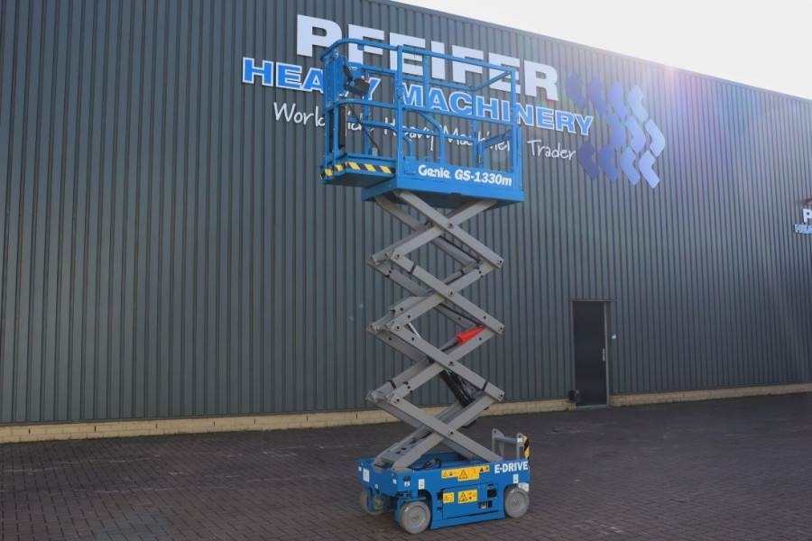 Genie GS1330M Valid inspection, *Guarantee! All-Electric - Nacelle ciseaux: photos 3 Genie GS1330M Valid inspection, *Guarantee! All-Electric - Nacelle ciseaux: photos 3