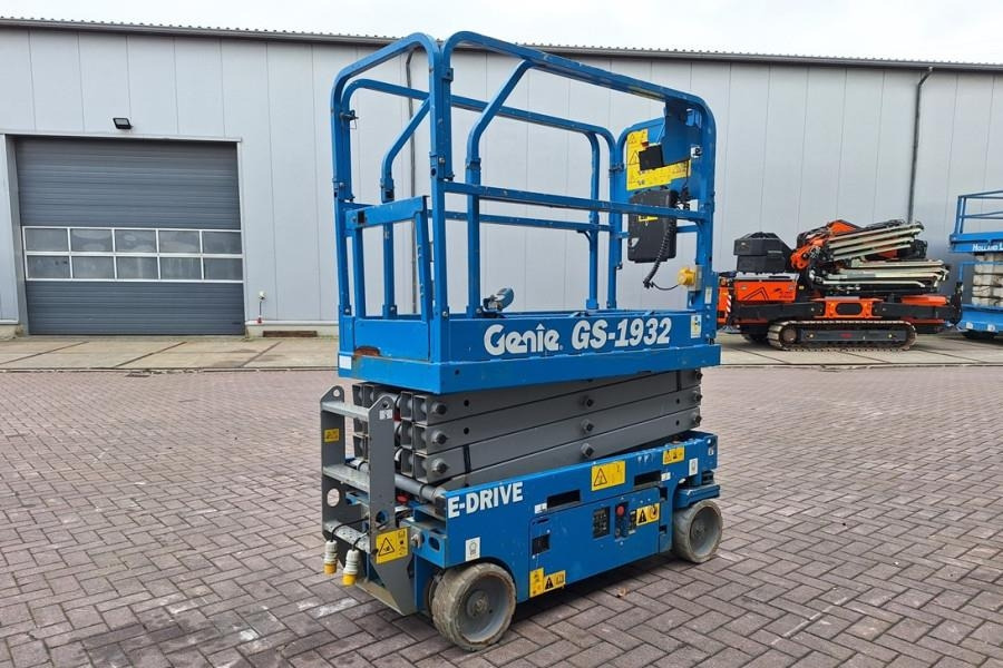 Genie GS1932 E-Drive Several In Stock, 8m Working Height - Nacelle ciseaux: photos 2 Genie GS1932 E-Drive Several In Stock, 8m Working Height - Nacelle ciseaux: photos 2