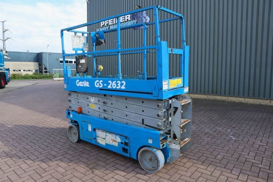 Genie GS2632 Electric, Working Height 10m, 227kg Capacit  - Nacelle ciseaux: photos 4 Genie GS2632 Electric, Working Height 10m, 227kg Capacit  - Nacelle ciseaux: photos 4